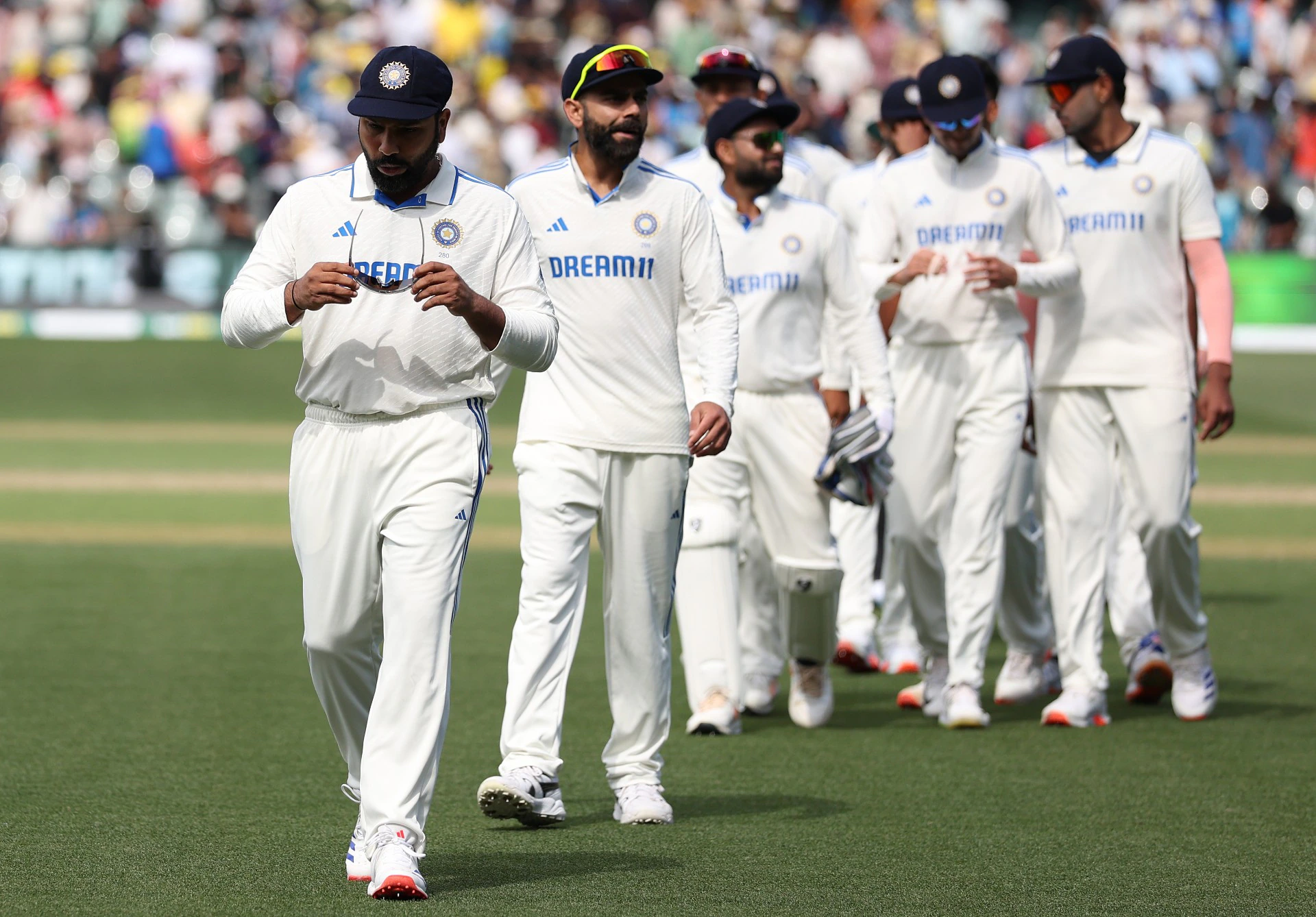 रोहित शर्मा मेलबर्न टेस्ट से होंगे बाहर, ये दिग्गज खिलाड़ी सँभालेगा कमान, उपकप्तान का नाम भी हुआ तय 3 Team India