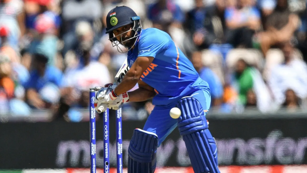 बैक टू बैक रिटायरमेंट से टुटा भारतीय फैंस का दिल, एक साथ 3 दिग्गजों ने कहा क्रिकेट को अलविदा 4 Kedar Jadhav