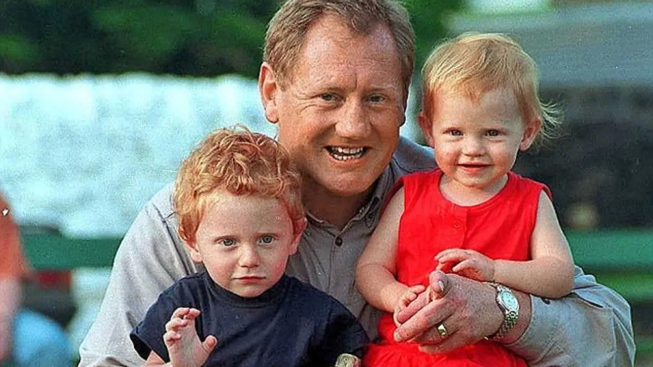 क्रिकेट जगत के 5 दिग्गज जिन्होंने खुद ली अपनी जान, एक तो सालों तक डिप्रेशन का रहा शिकार 3 Cricketers Suicide