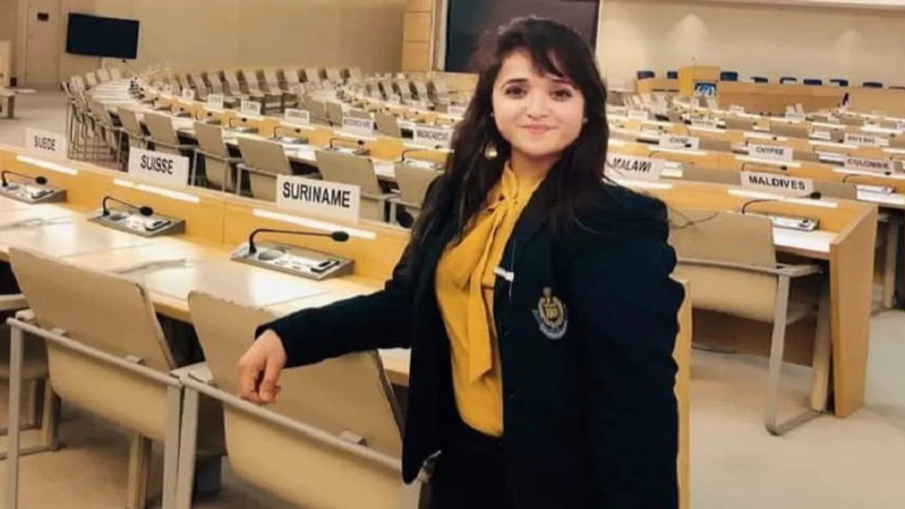 उम्मुल खेर का जज़्बा, 16 हड्डियां टूटने के बाद भी बनीं आईएएस ऑफिसर, सर्जरी होने के बाद भी नहीं मानी हार 6 Ummul Kher