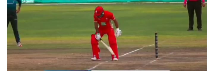 Nam Vs Can: टीम को हारता देखकर खिलाड़ी ने दिखाया कमाल का जज़्बा, एक हाथ से की बल्लेबाज़ी, Video देखकर ठोकेंगे सलाम 2 Nam Vs Can