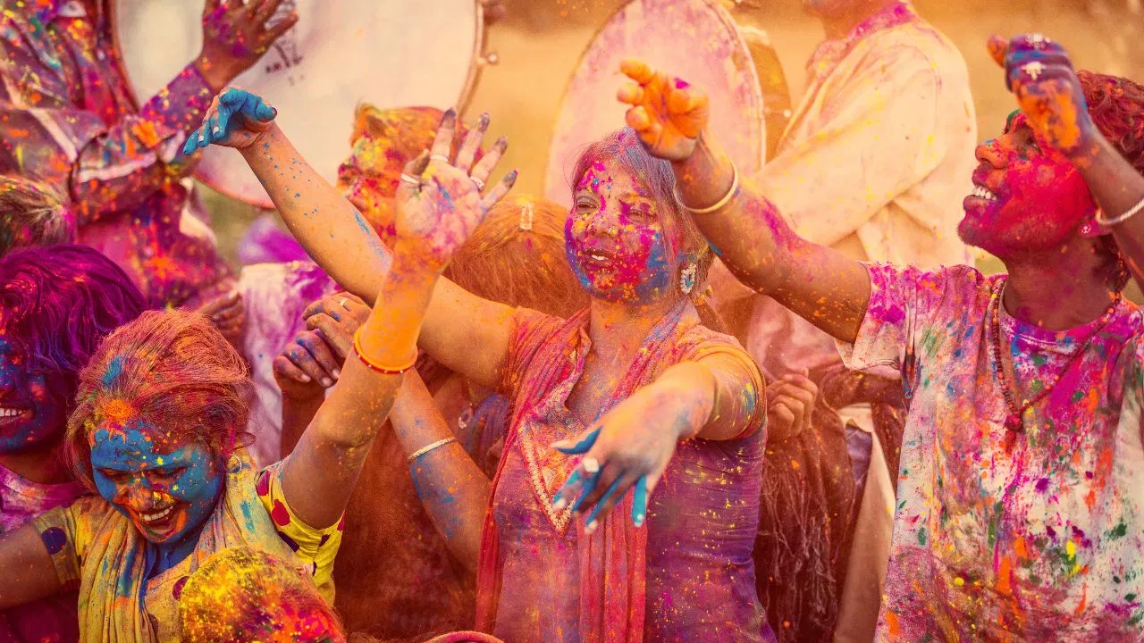 भारत के ये 8 गांव, जहां 300 सालों से नहीं मनाई गई है होली, वजह है डरावनी 4 Holi Festival