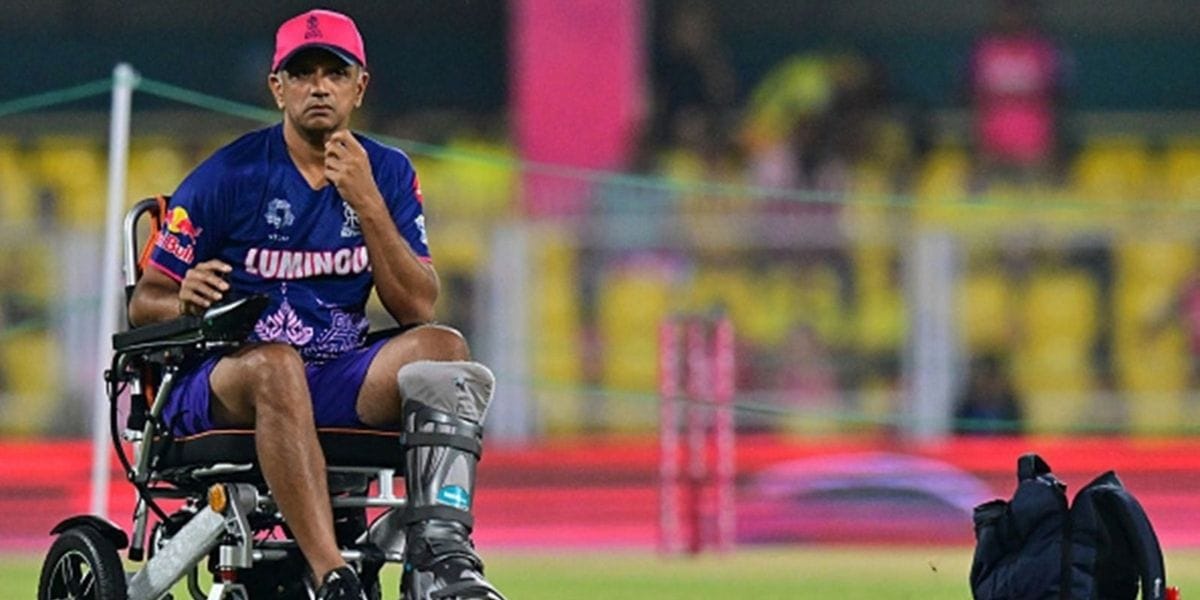 Ipl 2025 के बीच इस फ्रेंचाइजी पर टुटा दुखों का पहाड़, अचानक बदलना पड़ सकता है अपना हेड कोच 2 Ipl 2025