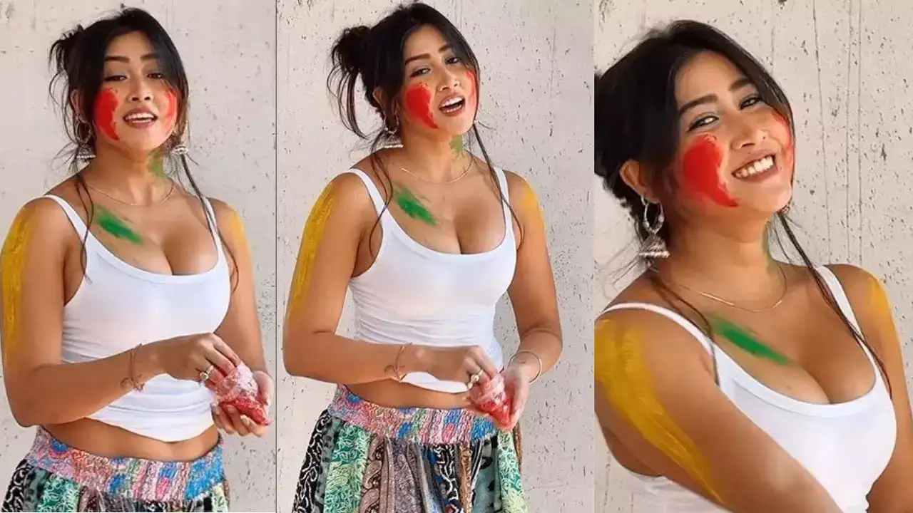 Sofia Ansari की कई प्राइवेट Video सोशल मीडिया पर हुई लीक? कैमरे के सामने कपड़े उतार.... 3 Sofia Ansari