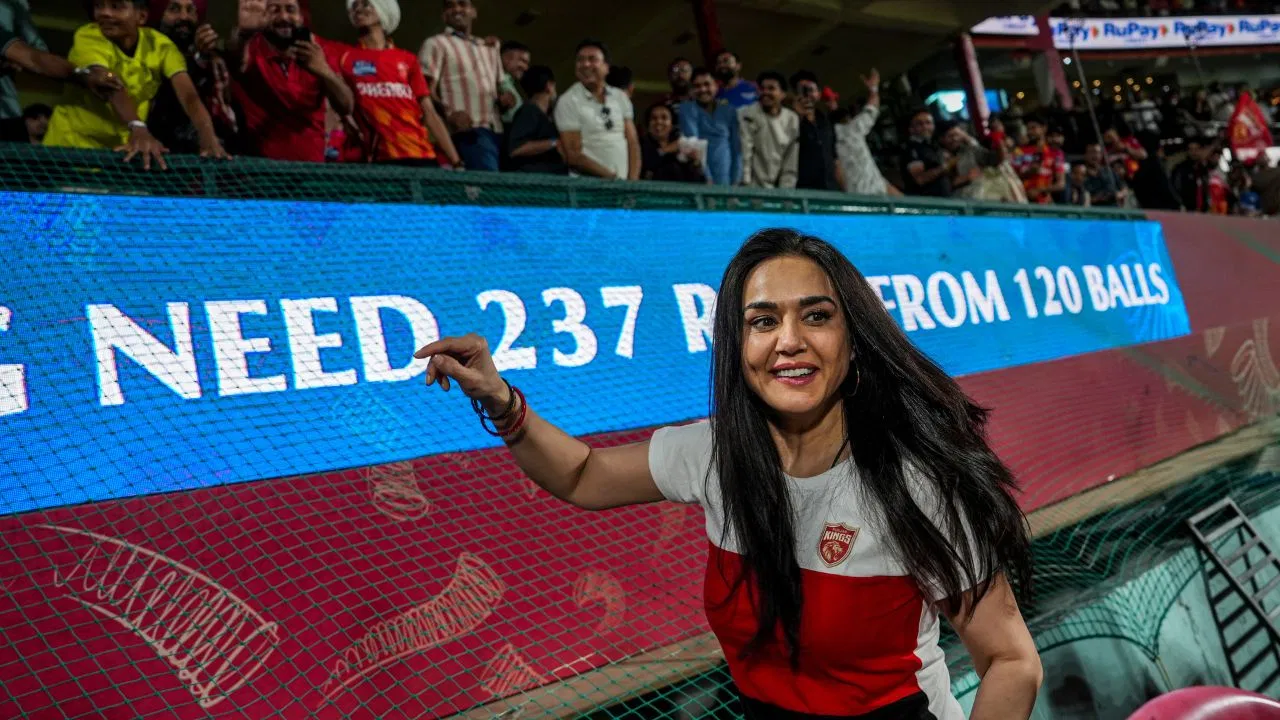 कितने करोड़ की मालकिन हैं Pbks की मालकिन प्रीति जिंटा? नेटवर्थ जान कर नहीं होगा यकीन 5 Preity Zinta