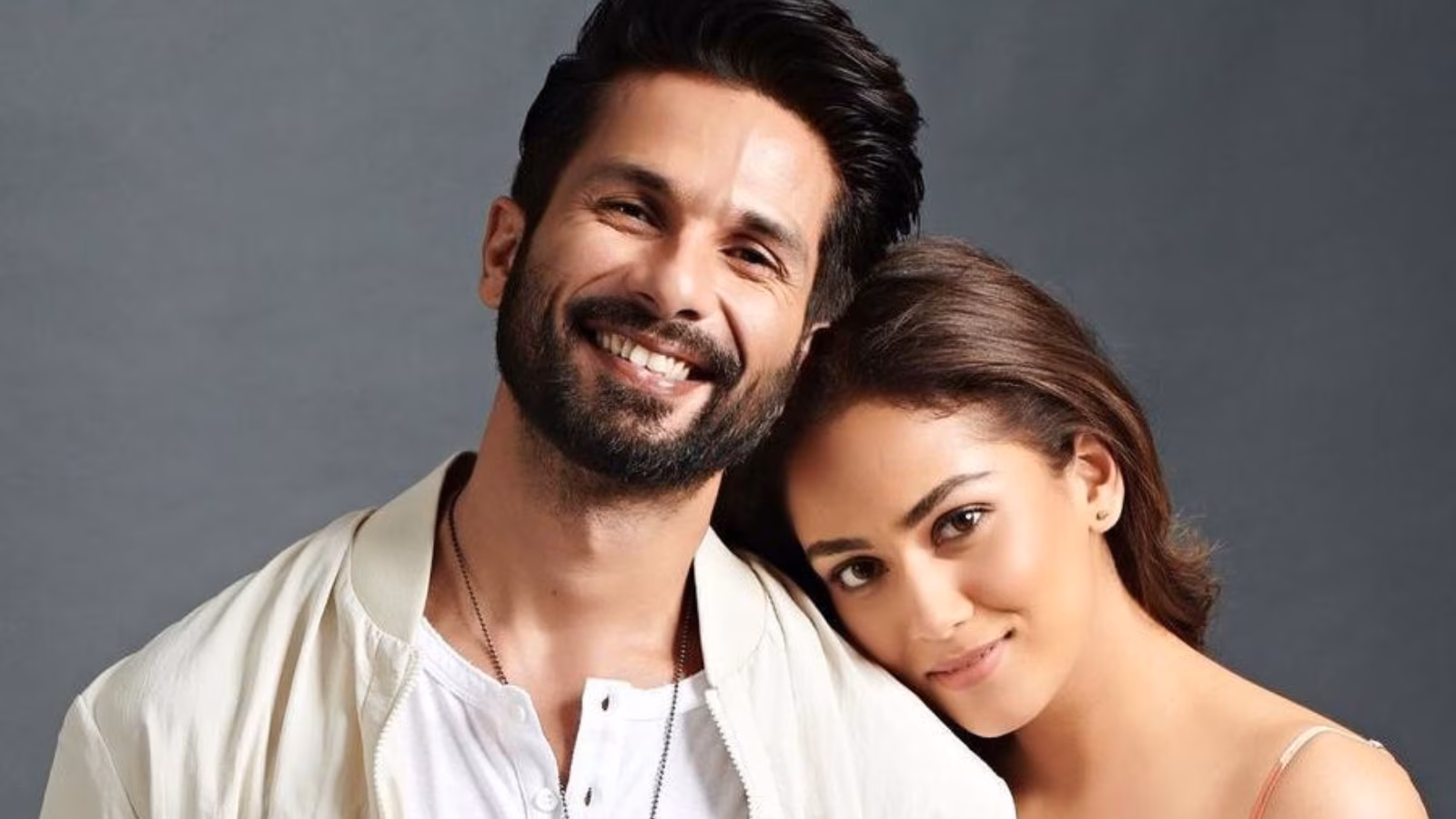 इन बॉलीवुड स्टार्स के बेडरूम सीक्रेट्स आए सामने, नंबर 3 की आदत सुनकर रह जाएंगे दंग 6 Stars Bedroom Secrets